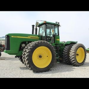 Meet your Posher, Avery